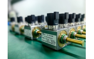 閥芯位置傳感器是用于精確監(jiān)測(cè)閥門開度的檢測(cè)裝置，主要服務(wù)于液壓控制、工業(yè)自動(dòng)化及環(huán)境監(jiān)測(cè)等領(lǐng)域